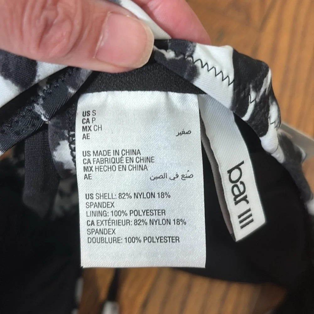 BAR III Bikinj‎ Top Heat Wave Swimsuit Black White size Small NWT